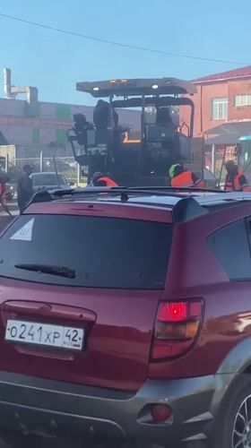 Road construction documented in Novokuznetsk, Russia overnight