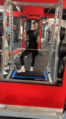 Morning gym session in Birobidzhan: workouts and mirror selfies