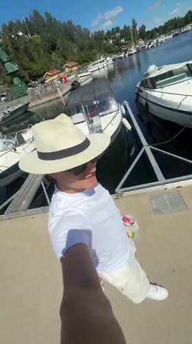Selfie at a sun-drenched Asker marina on a summer day.