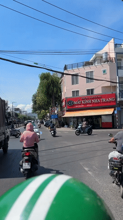 Morning in Nha Trang: streets, selfies, and a rustic cafe