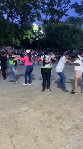 Nail salon session documented in Tinaquillo, Venezuela