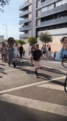 Street festival in Vitoria-Gasteiz brings parade and live music
