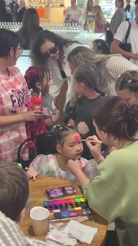 Children's festival brings entertainment to Russian shopping mall