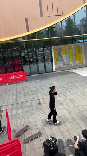 Morning activities captured across Jiangjin: skateboarding, museum visits, VR gaming