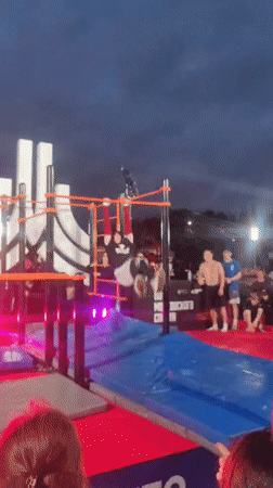 Street workout athletes hit Moscow outdoor bars at dusk