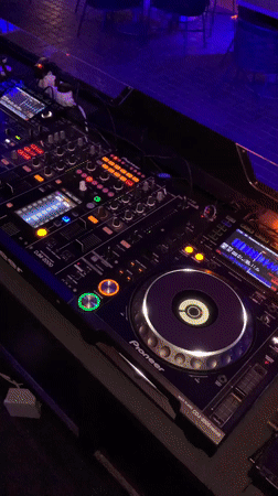 Live DJ set at Tiraspol's NUVO club, Pioneer gear in action