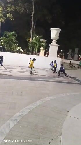Night activity across Caracas parks and plazas