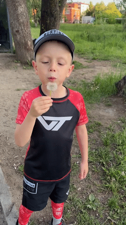 Toddler in blue cap spotted at Votkinsk park