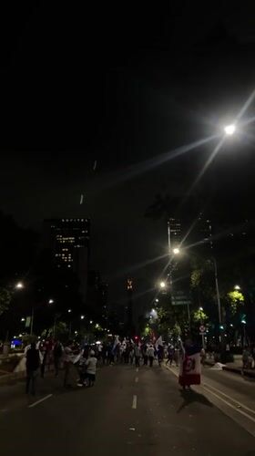 Cruz Azul fans celebrate at Angel of Independence monument