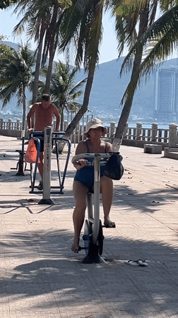 Daily life scenes captured across Bac Nha Trang Ward
