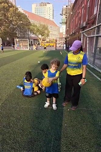 Youth football training session held in Mumbai under supervision