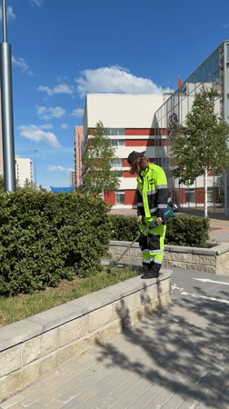 Ordinary life documented across Tyumen, Russia during morning hours