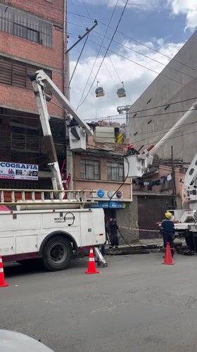 Utility crews maintain power lines in La Paz