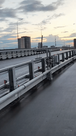 Moscow evening commute captured across bridges and streets