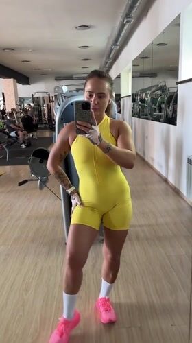 Gym selfie session in yellow workout gear, Yuzhnouralsk