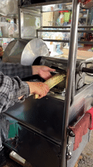 Morning market vendors operate fruit, seafood stalls in Mũi Né