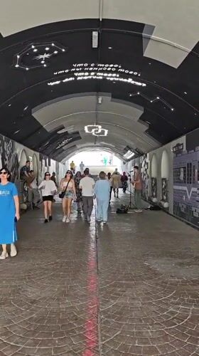 Spring day street life and performances documented in Yekaterinburg