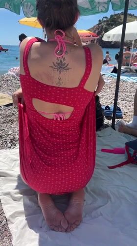 Beach day at Sutomore with ice cream and shell jewelry shopping