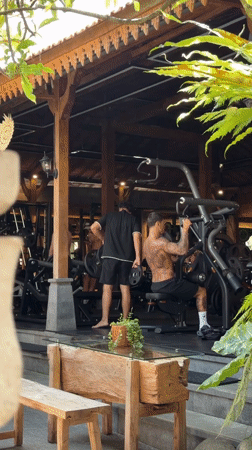 Early morning workout session recorded at North Kuta gym