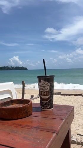 Lazy morning at a beachside café in Choeng Thale