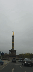 Berlin Victory Column observed by witnesses under gray skies
