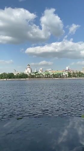 Witness documents Yekaterinburg cityscape and street art in 10-minute walkabout