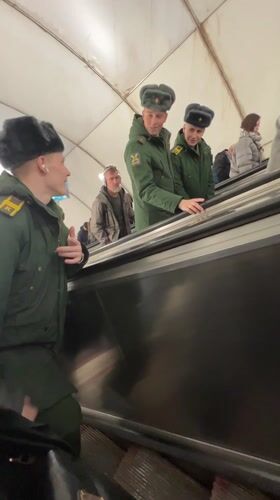 Military personnel observed using public transit in Shushary