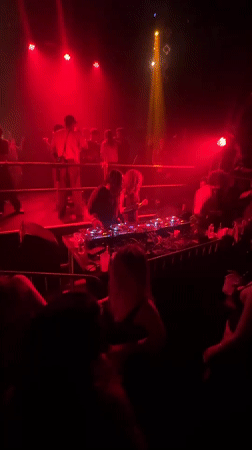 Early morning DJ performance draws crowd at Paris nightclub