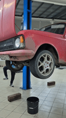 Auto repair work documented in Kemerovo garage