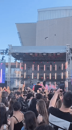 Outdoor concert draws large crowds at Arena Sofia