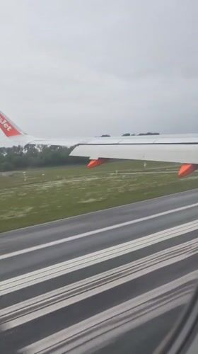Passenger films EasyJet aircraft taxiing at Luxembourg Airport