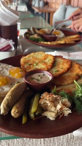 Late-night German meal documented at Mengwi restaurant