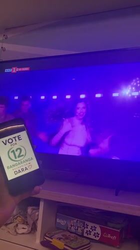 Bulgarians vote via smartphone for Eurovision entry during live broadcast