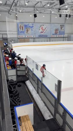 Youth hockey practice and leisure activities documented in Votkinsk