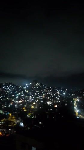 Caracas family documents ordinary domestic moments during early morning hours