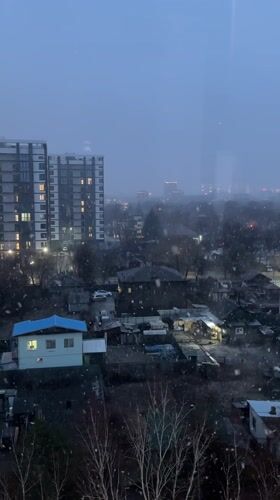 Heavy snowfall blankets Blagoveshchensk during late spring