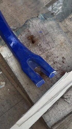 DIY pallet disassembly project underway in Herceg Novi