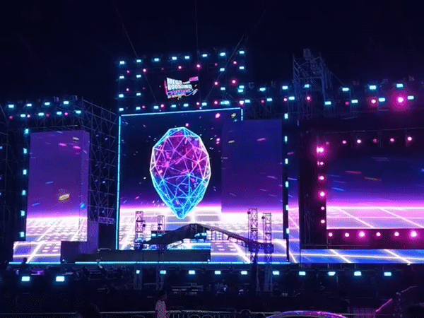 Kay Tran concert draws crowds in Nha Trang Vietnam