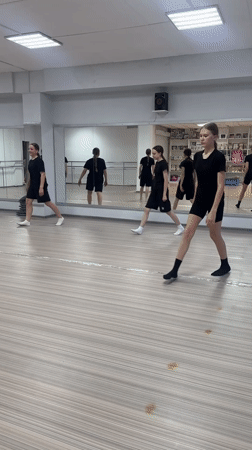Young dancers practice contemporary routine in Votkinsk studio