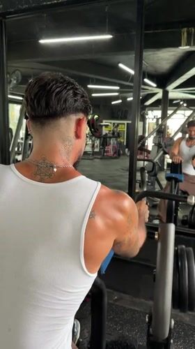 Morning workout session documented at Kathu gym