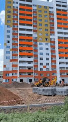 Morning life captured in Orenburg: child's play, cooking, blooming gardens
