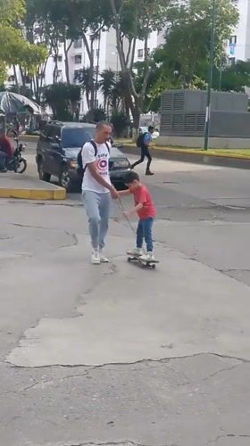 Evening life captured across Caracas neighborhoods on May 26