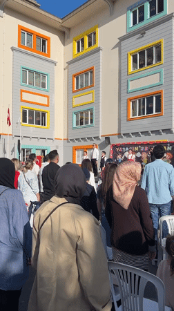 School celebration draws families to Başakşehir primary school event