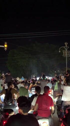 Nighttime motorcycle crowd fills Lhokseumawe streets
