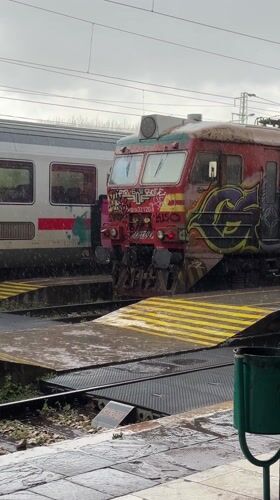 Rainy day scenes documented at Mezdra train station