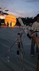 Sunset, night market, and art spaces in Baan Chaweng