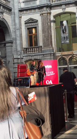 Acoustic duo performs in historic Antwerp building Friday evening