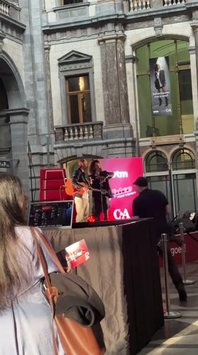 Acoustic duo performs in historic Antwerp building Friday evening