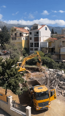 Yoga session and construction work documented in Boreti