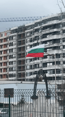 Morning scenes captured in Varna: flag waves, flowers bloom